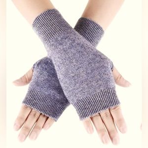 NWOT dark grey imitation cashmere fingerless gloves